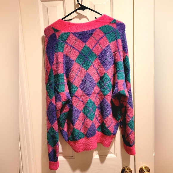 Women's V-Neck Cardigan Sweater with Long Sleeves, Size M-NWT - Picture 5 of 10